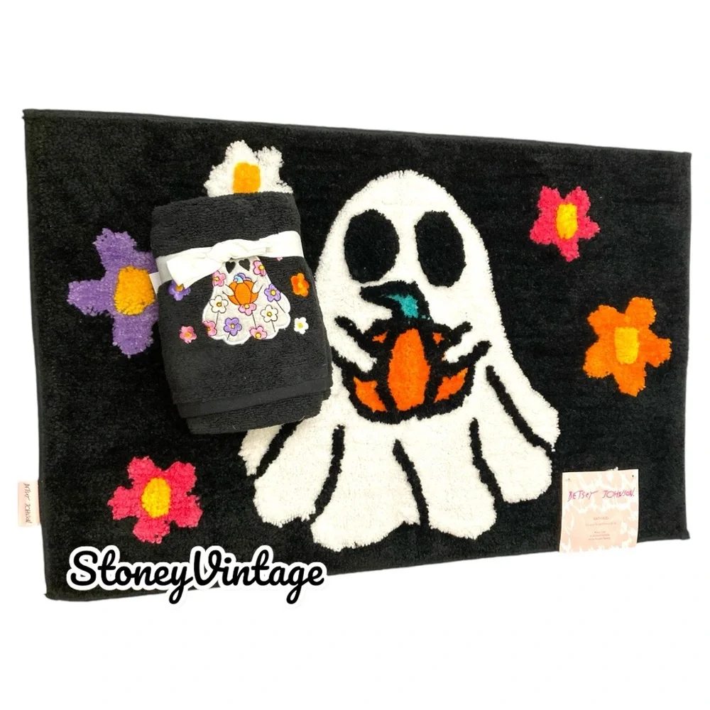Betsey Johnson Halloween Shower Bath Mat Hippie Ghost With Flowers Hand Towels